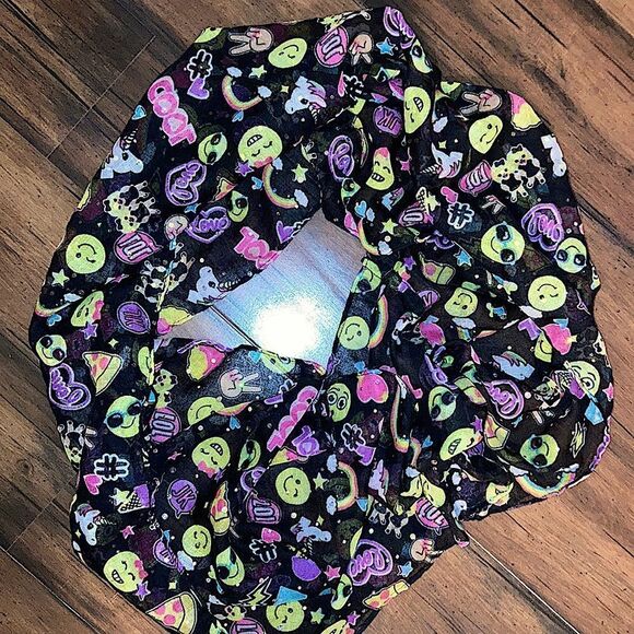 Y2K Emoji Patterned Infinity Loop Scarf Wrap Accessory - Picture 1 of 1